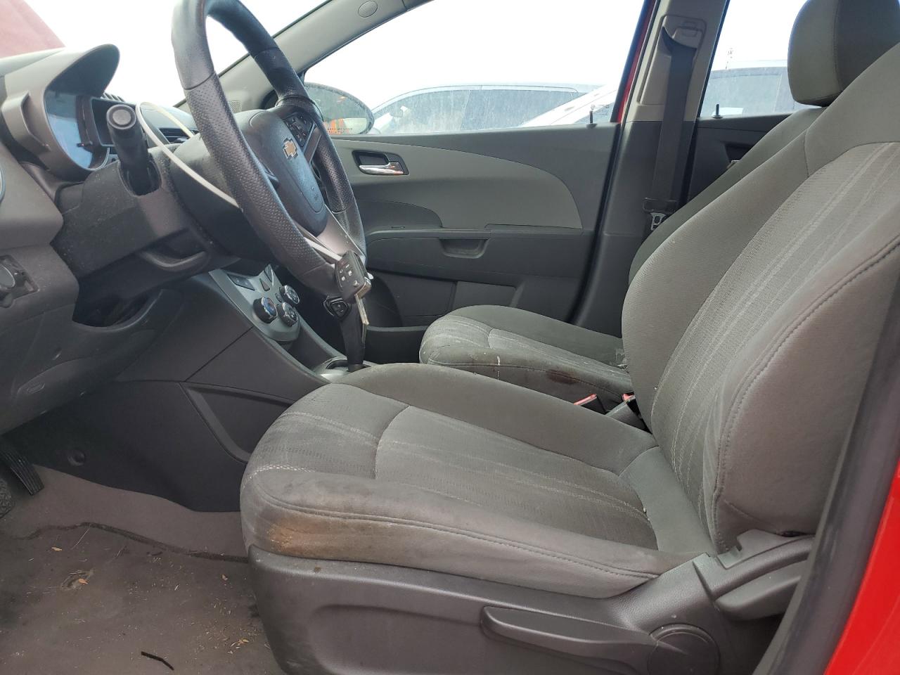 Chevrolet Sonic Lt Image 5