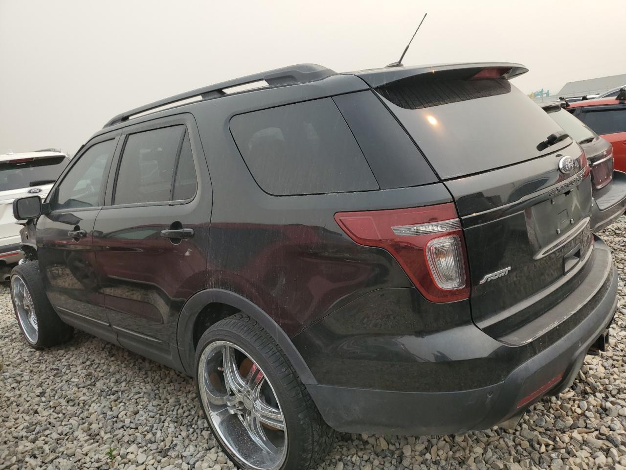 Ford Explorer Sport Image 4