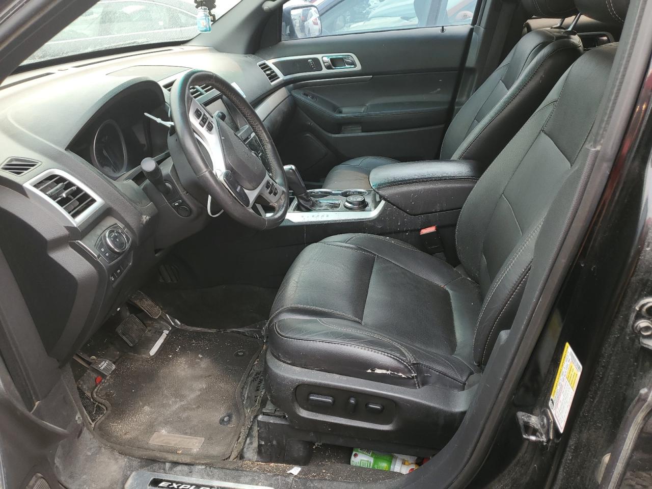 Ford Explorer Sport Image 12