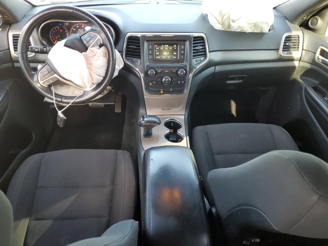 Jeep Grand Cherokee Laredo Image 3