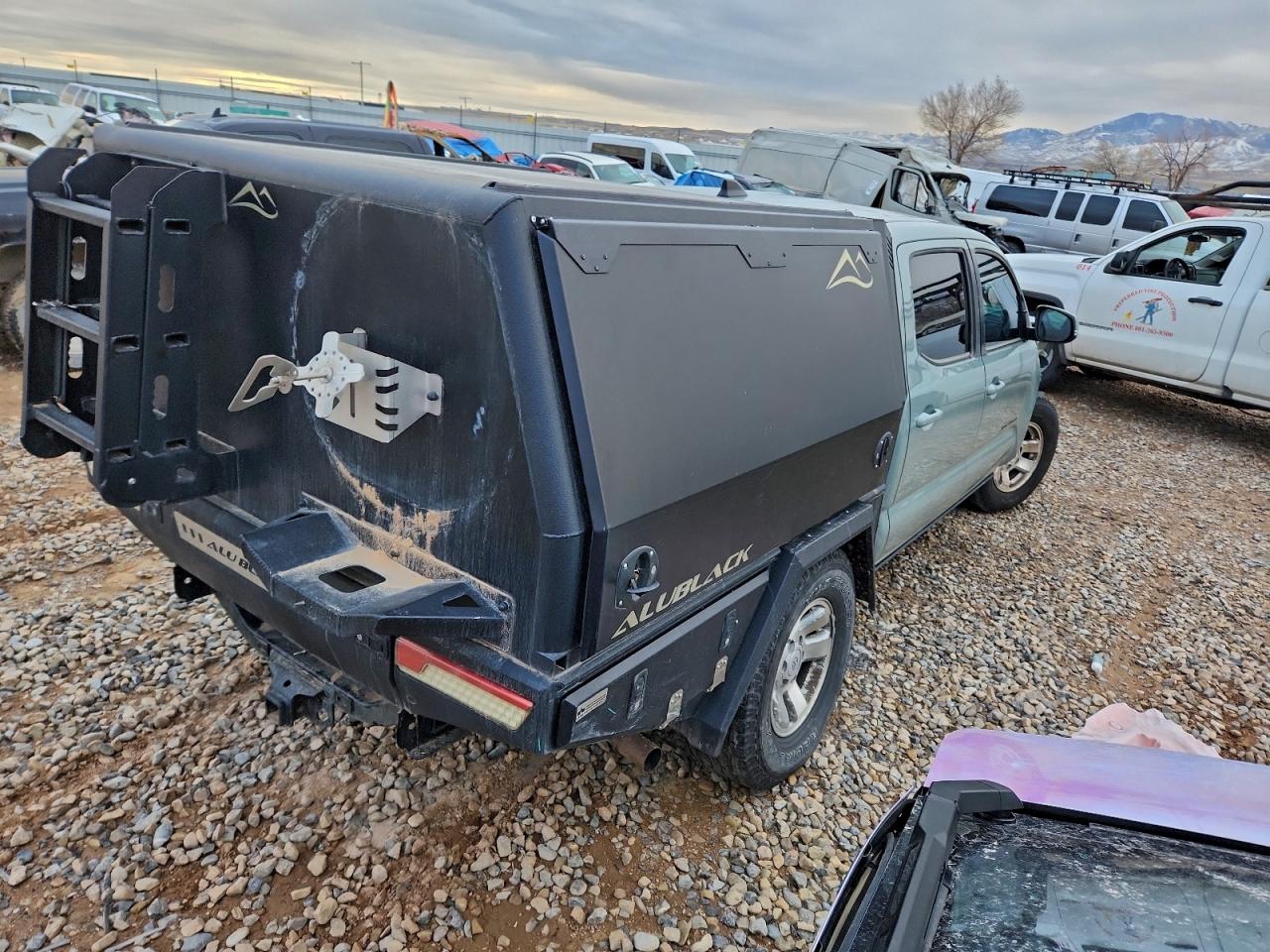 Toyota Tacoma Double Cab Image 12