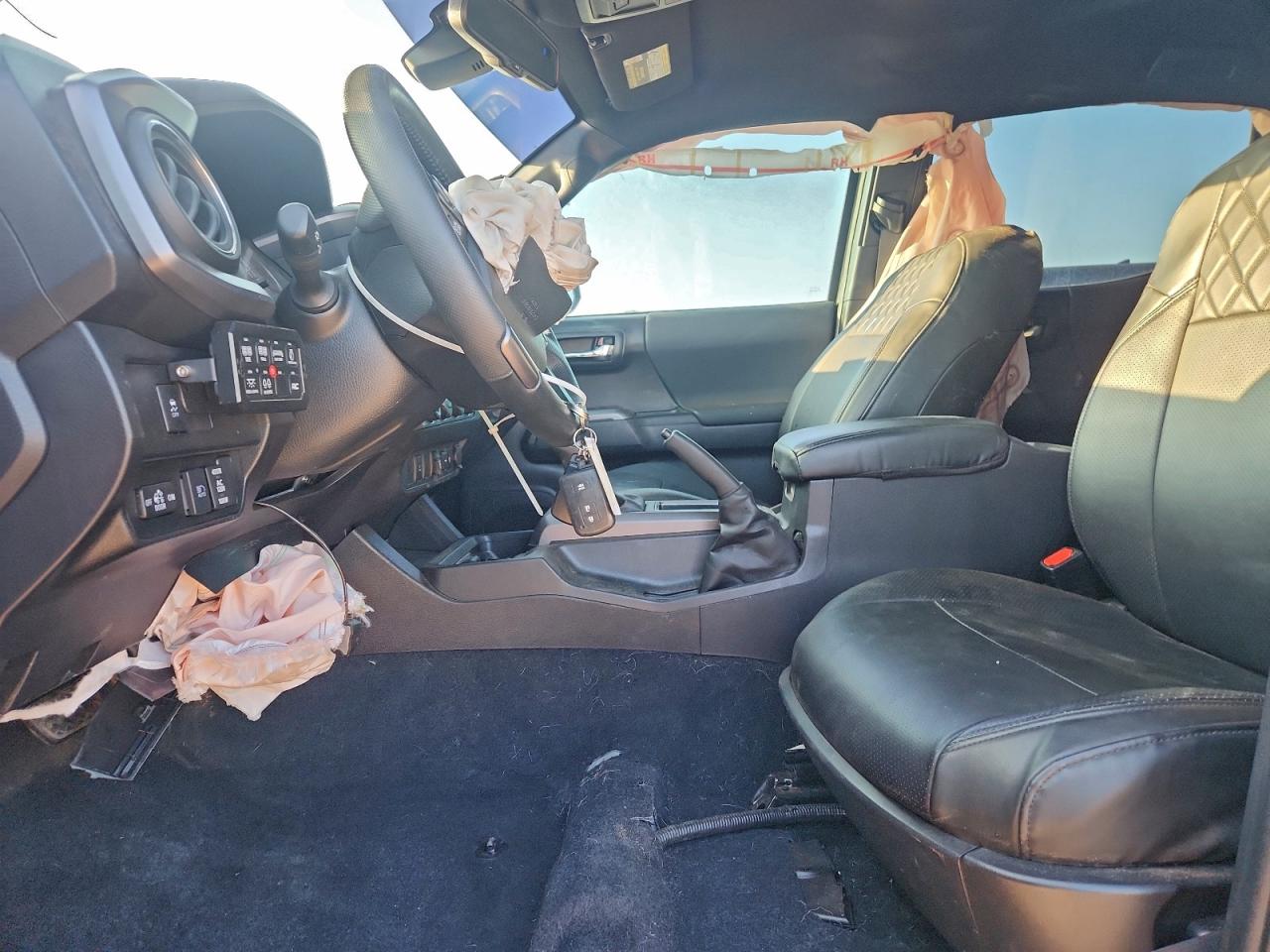 Toyota Tacoma Double Cab Image 6