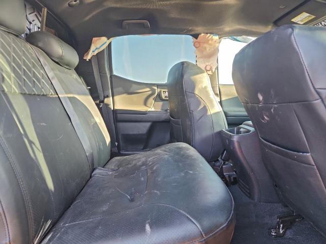 Toyota Tacoma Double Cab Image 8