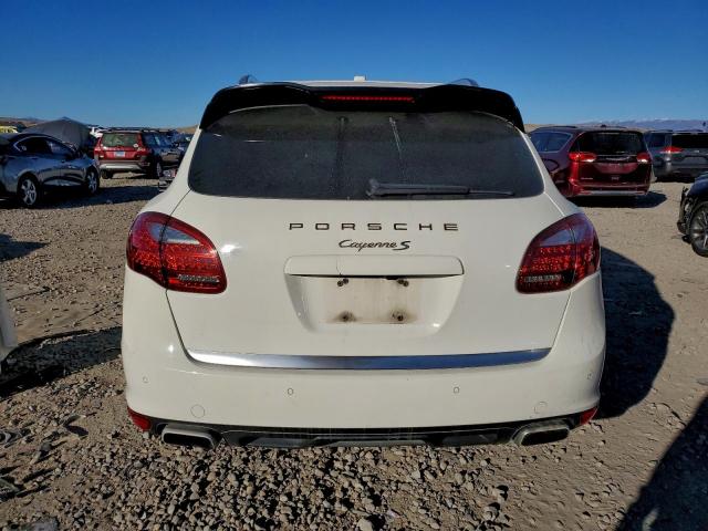 Porsche Cayenne S Image 12