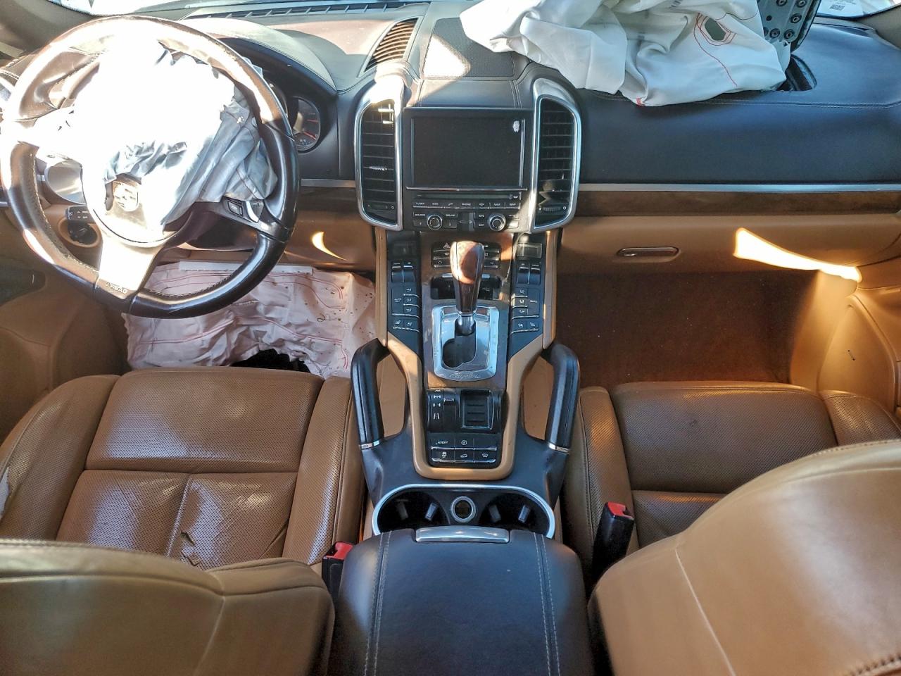 Porsche Cayenne S Image 10