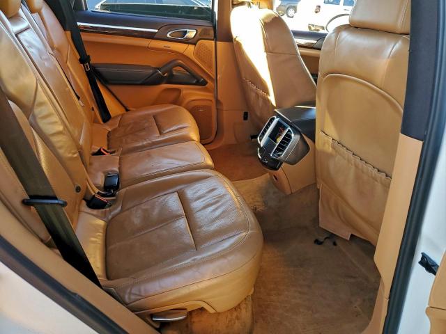 Porsche Cayenne S Image 11