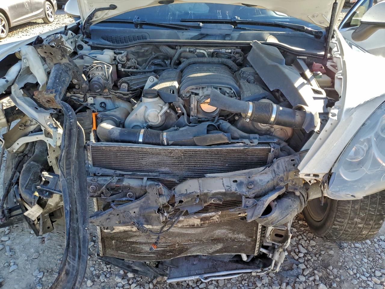 Porsche Cayenne S Image 6