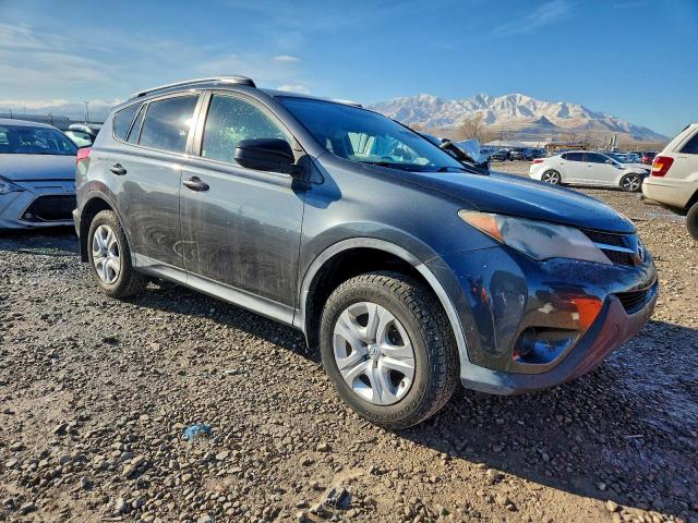 Toyota RAV4 Le Image 7