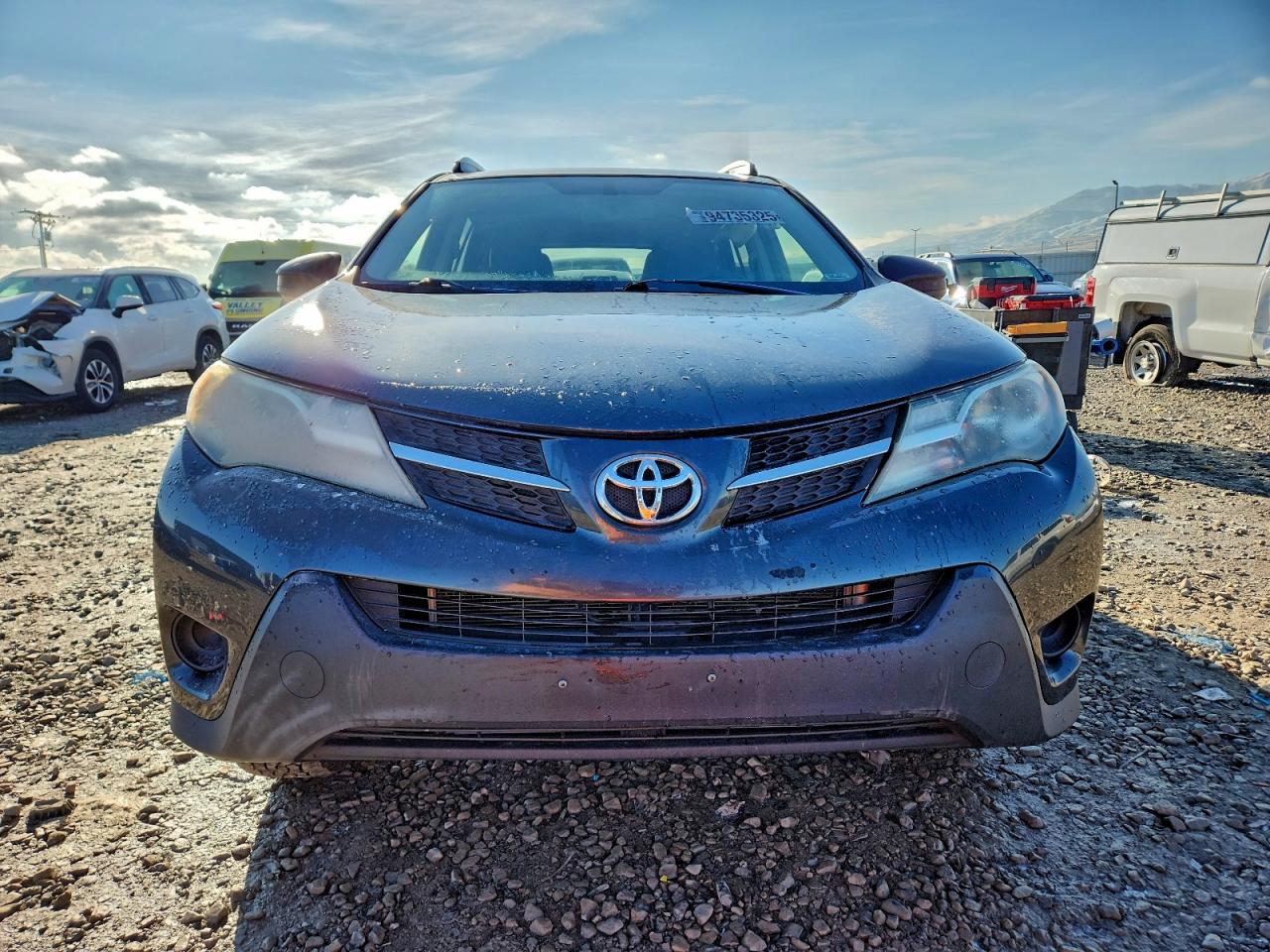 Toyota RAV4 Le Image 6