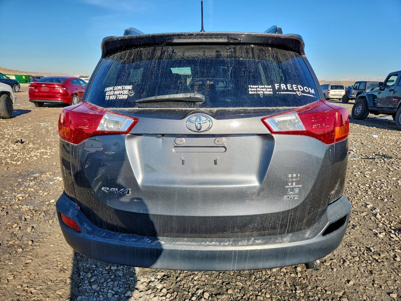 Toyota RAV4 Le Image 12