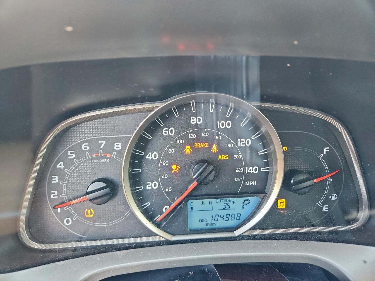 Toyota RAV4 Le Image 3