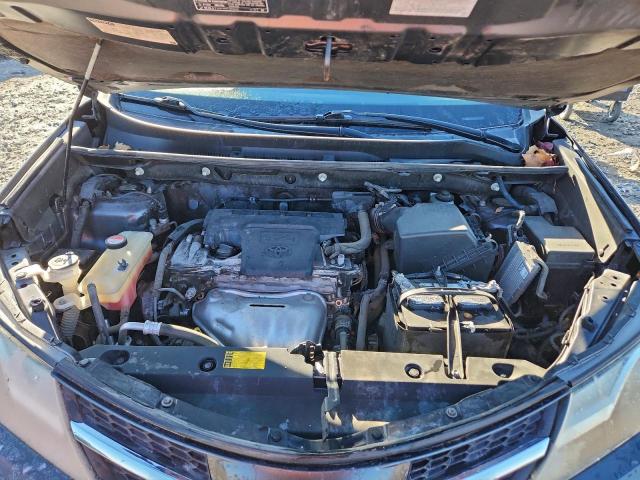 Toyota RAV4 Le Image 5