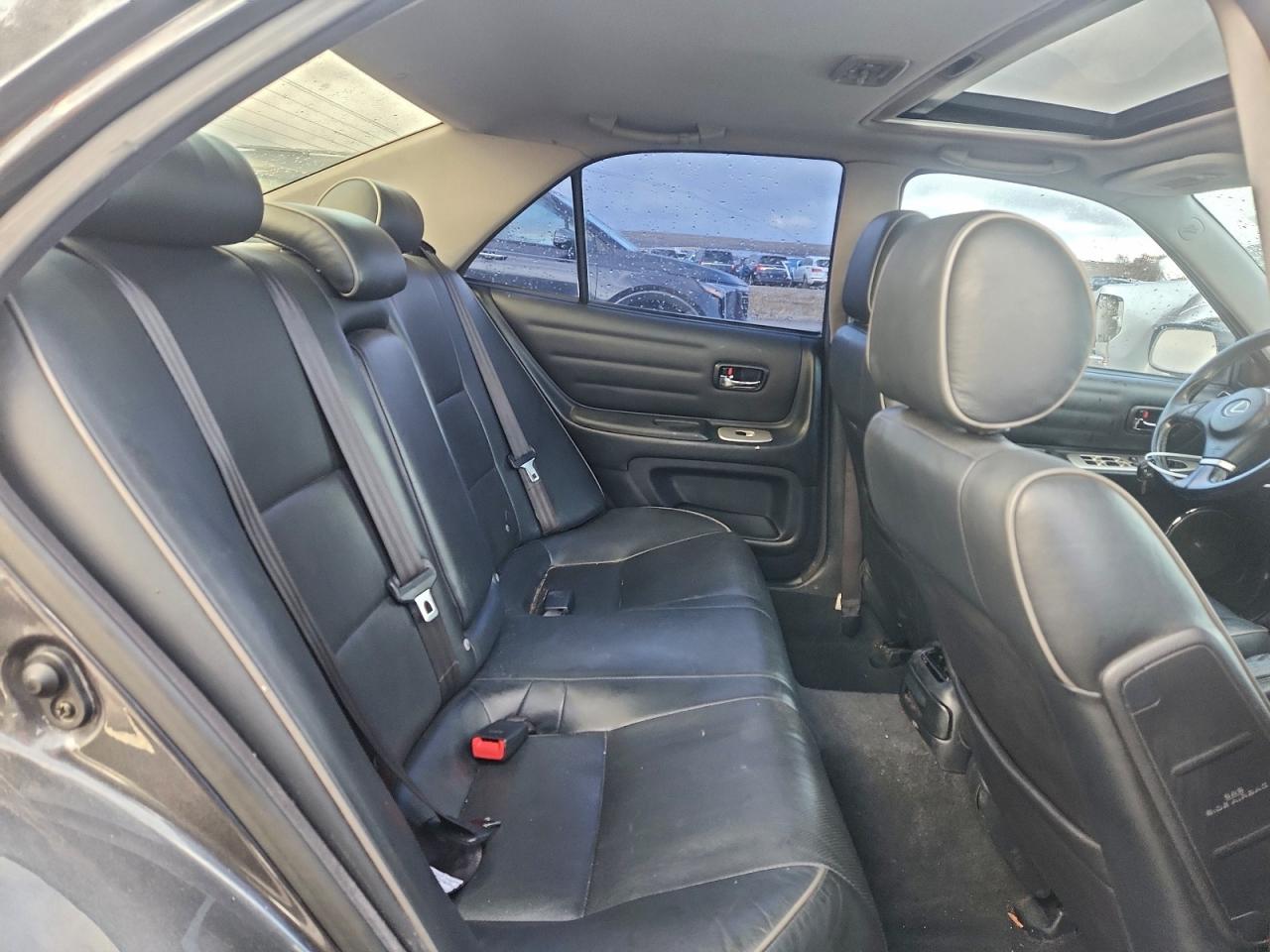 Lexus Is 300 Image 4