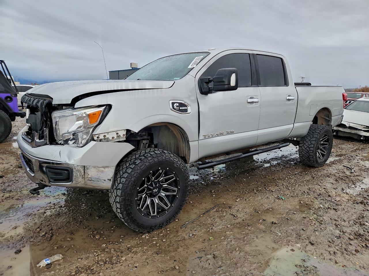 Nissan Titan S Image 1