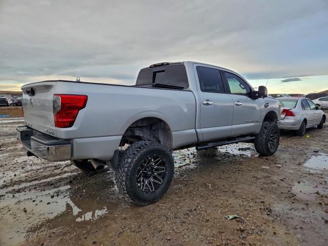 Nissan Titan S Image 6