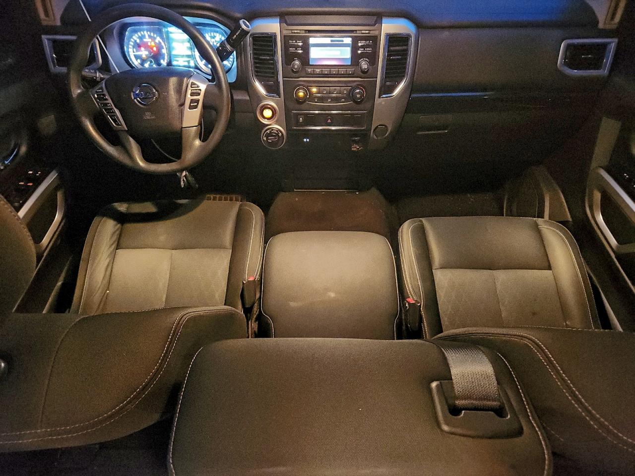 Nissan Titan S Image 7