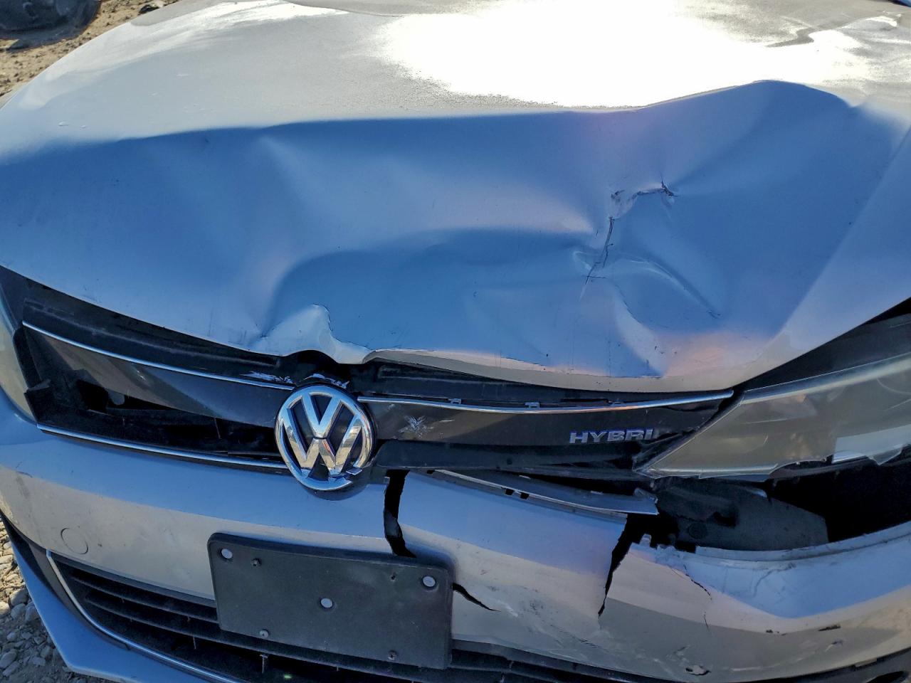 Volkswagen Jetta Hybrid Image 2