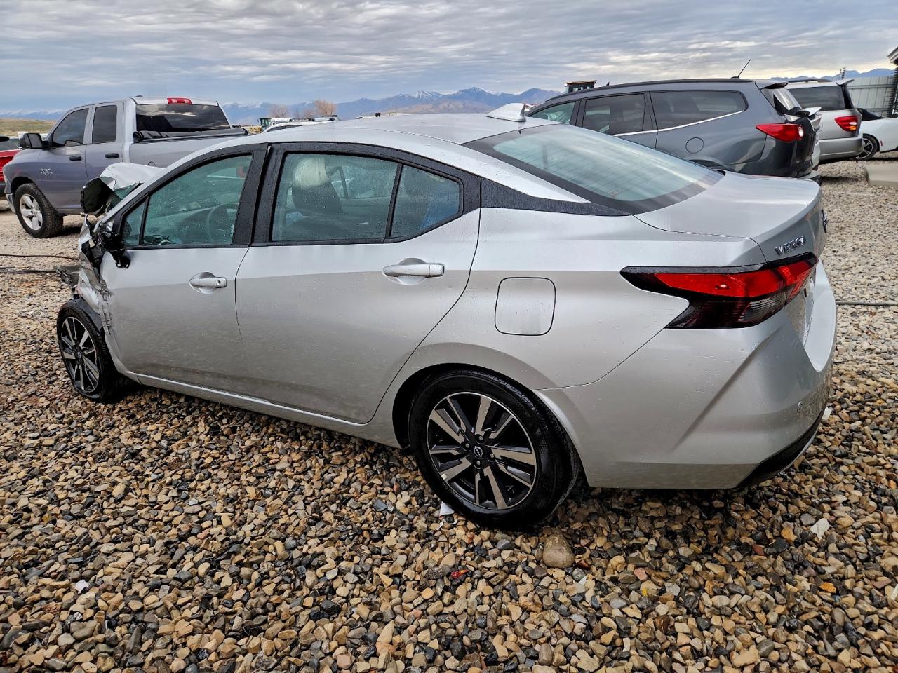 Nissan Versa Sv Image 8