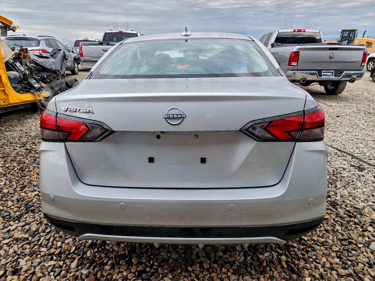 Nissan Versa Sv Image 12