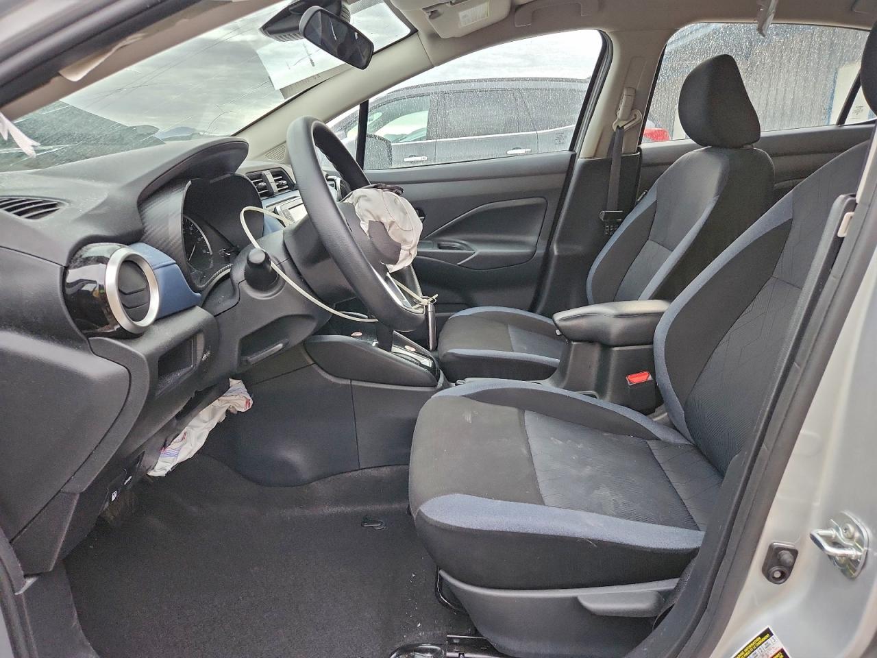 Nissan Versa Sv Image 10