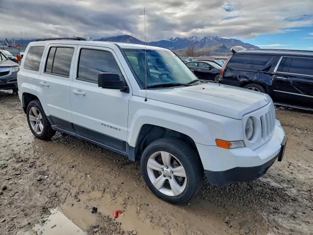 Jeep Patriot Latitude Image 8