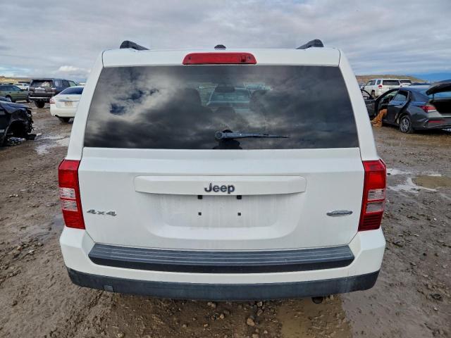 Jeep Patriot Latitude Image 9