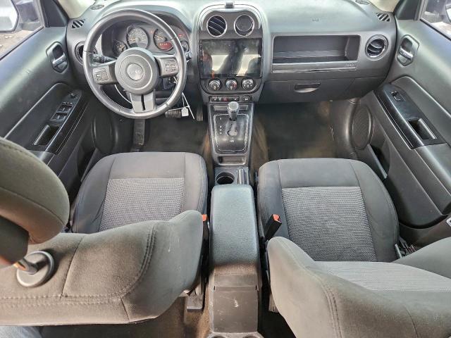 Jeep Patriot Latitude Image 11