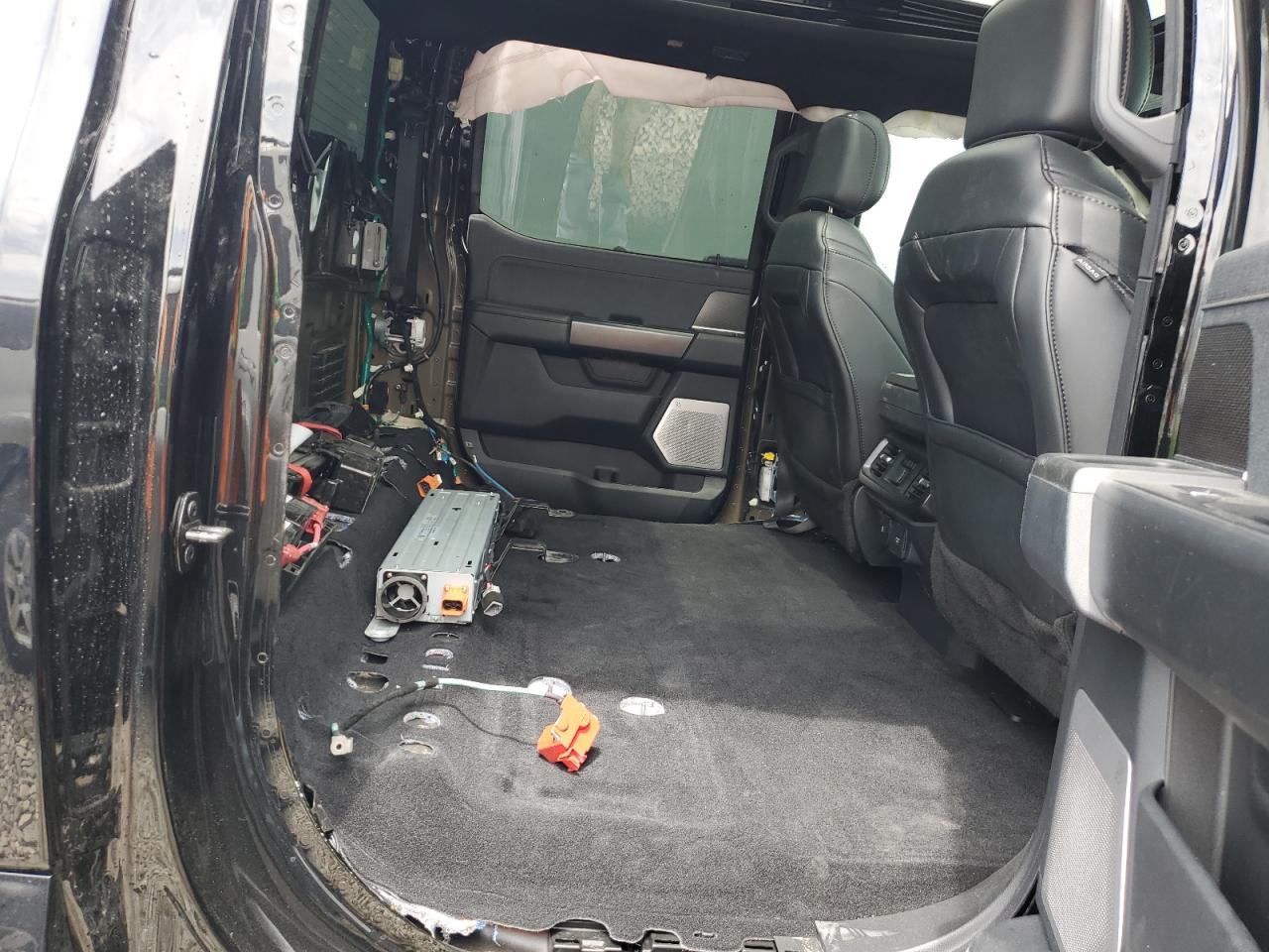 Ford F-150 Raptor Image 8