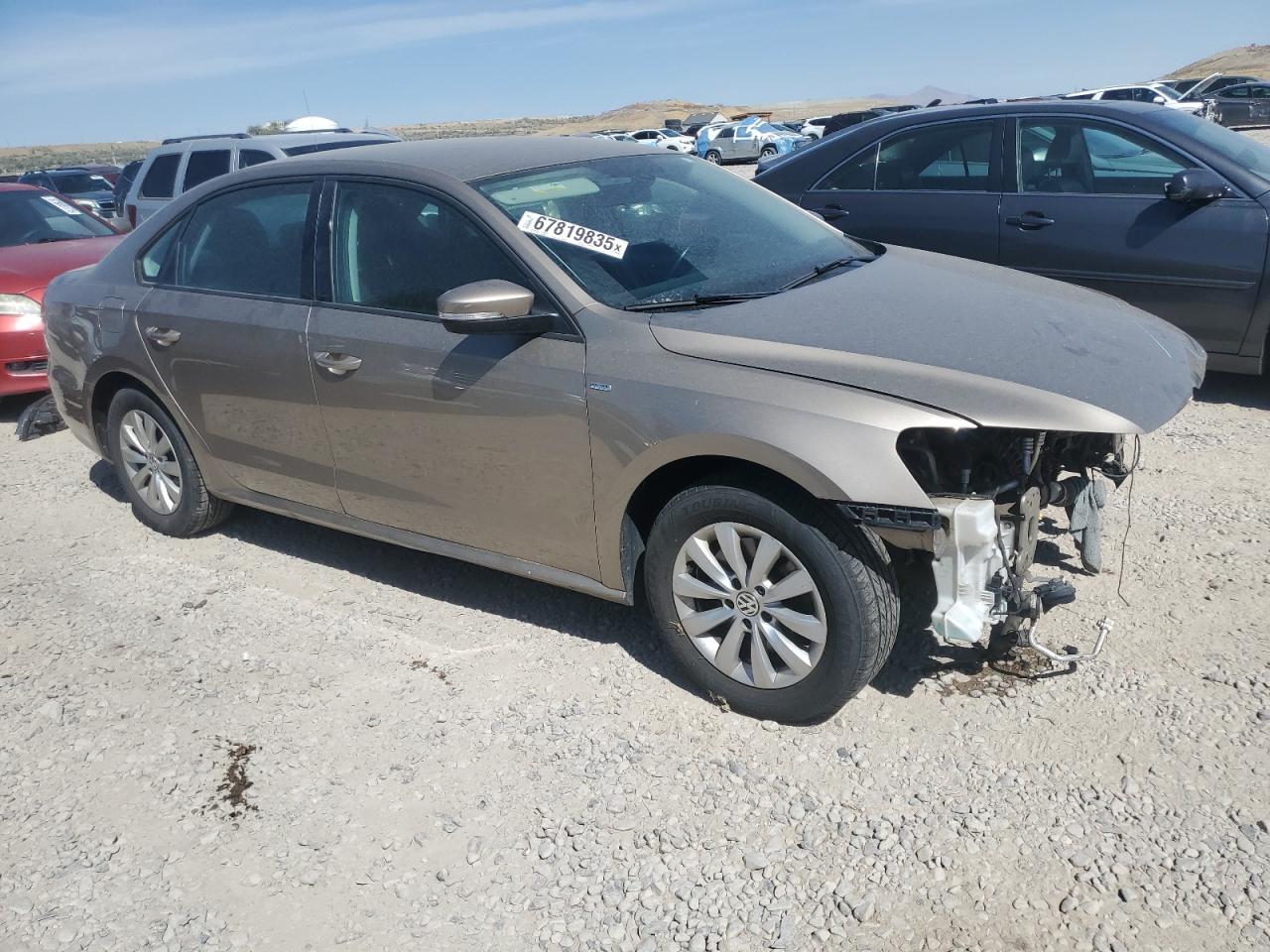 Volkswagen Passat S Image 2