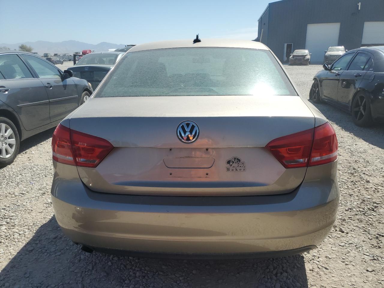 Volkswagen Passat S Image 7