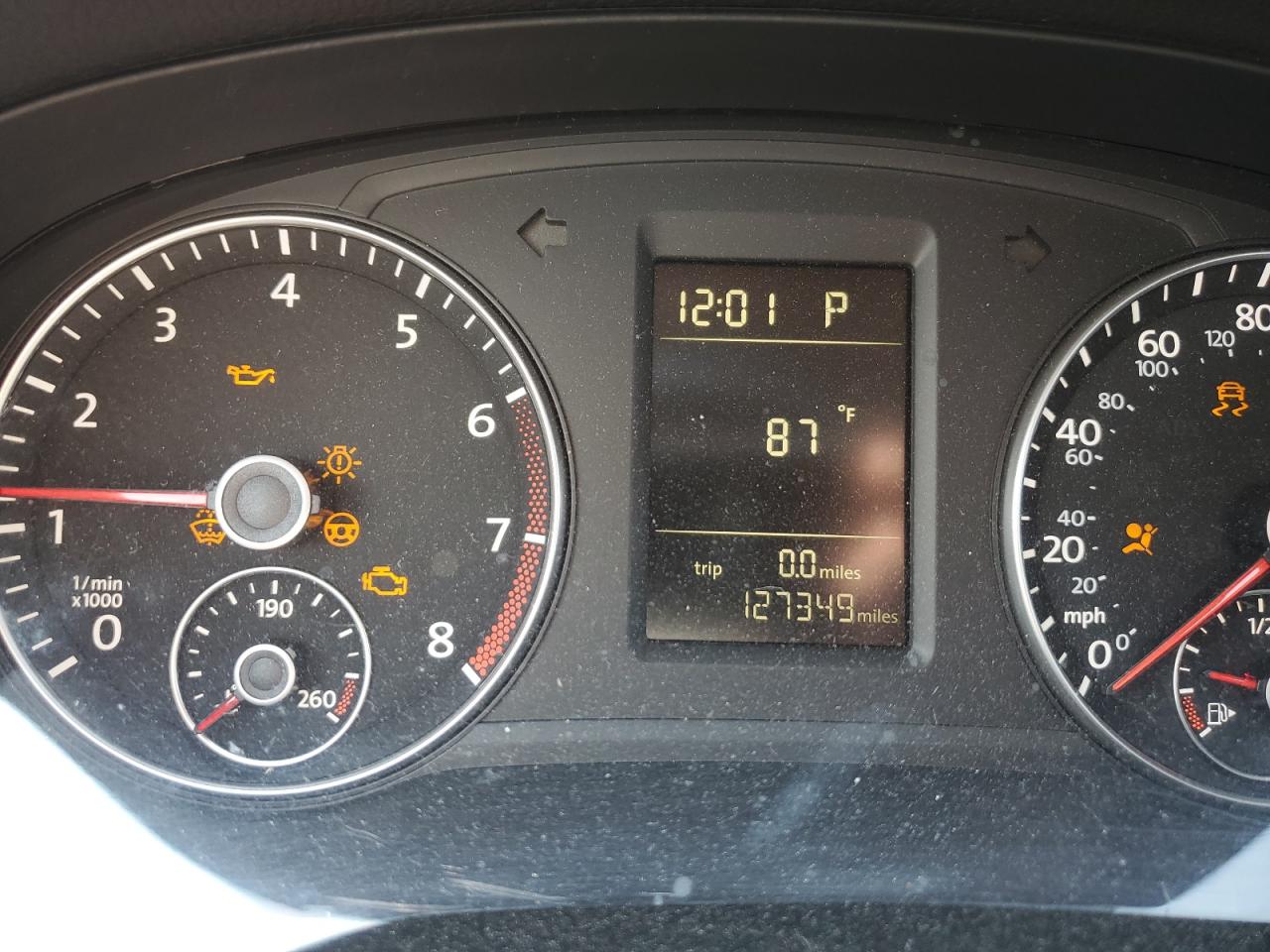 Volkswagen Passat S Image 9