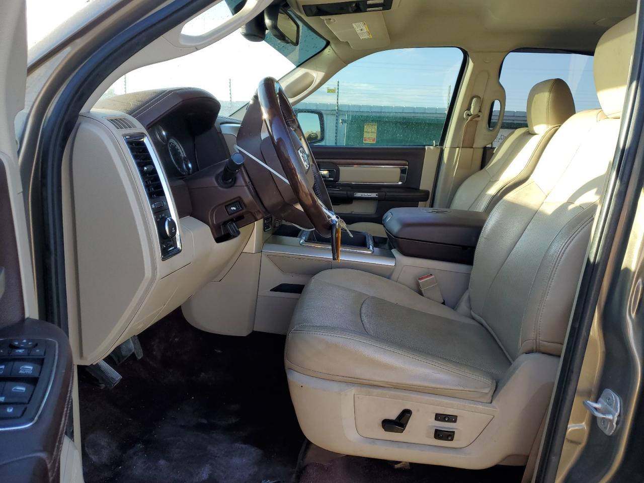 Ram 1500 Laramie Image 8