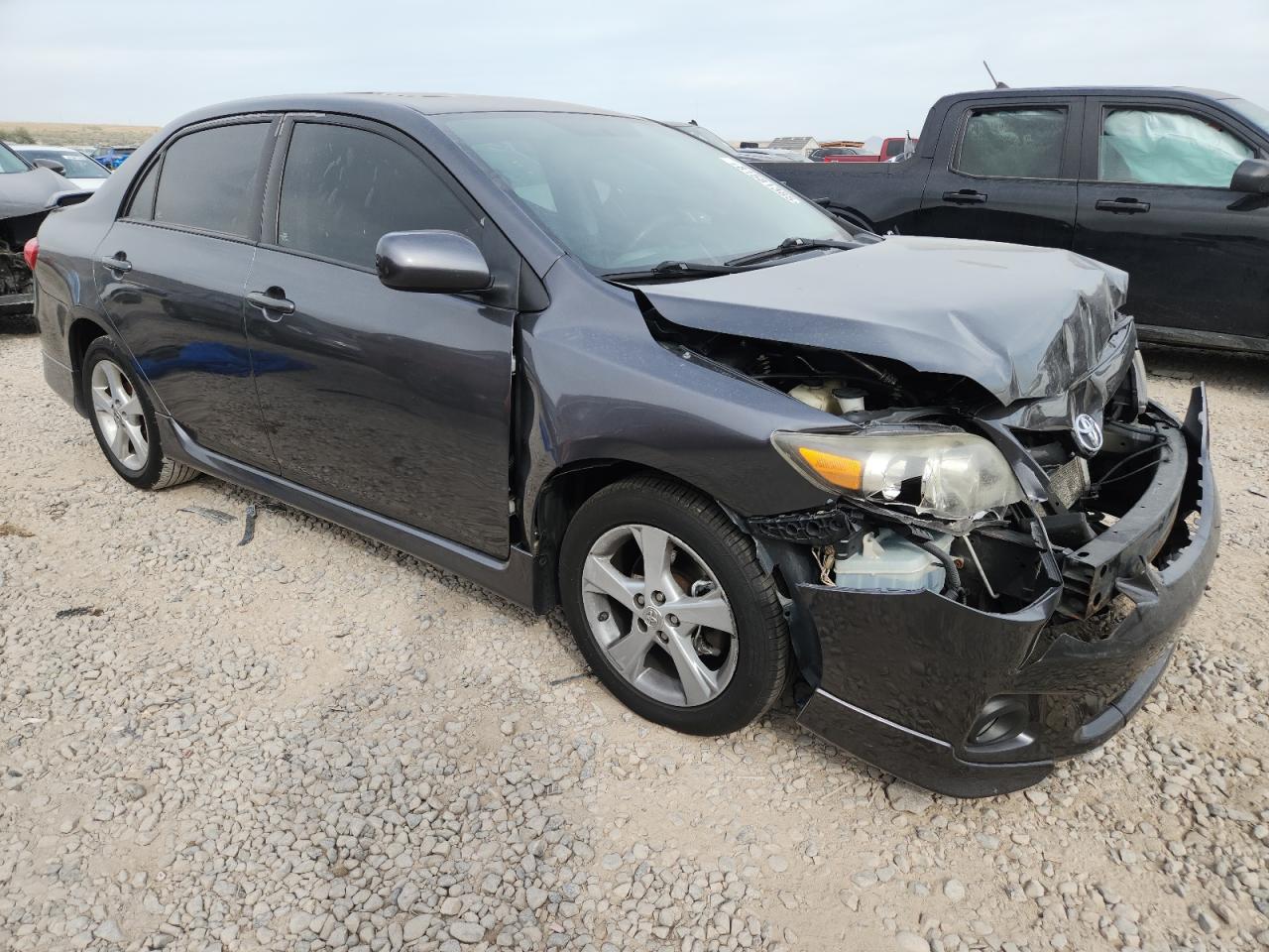 Toyota Corolla Base Image 8