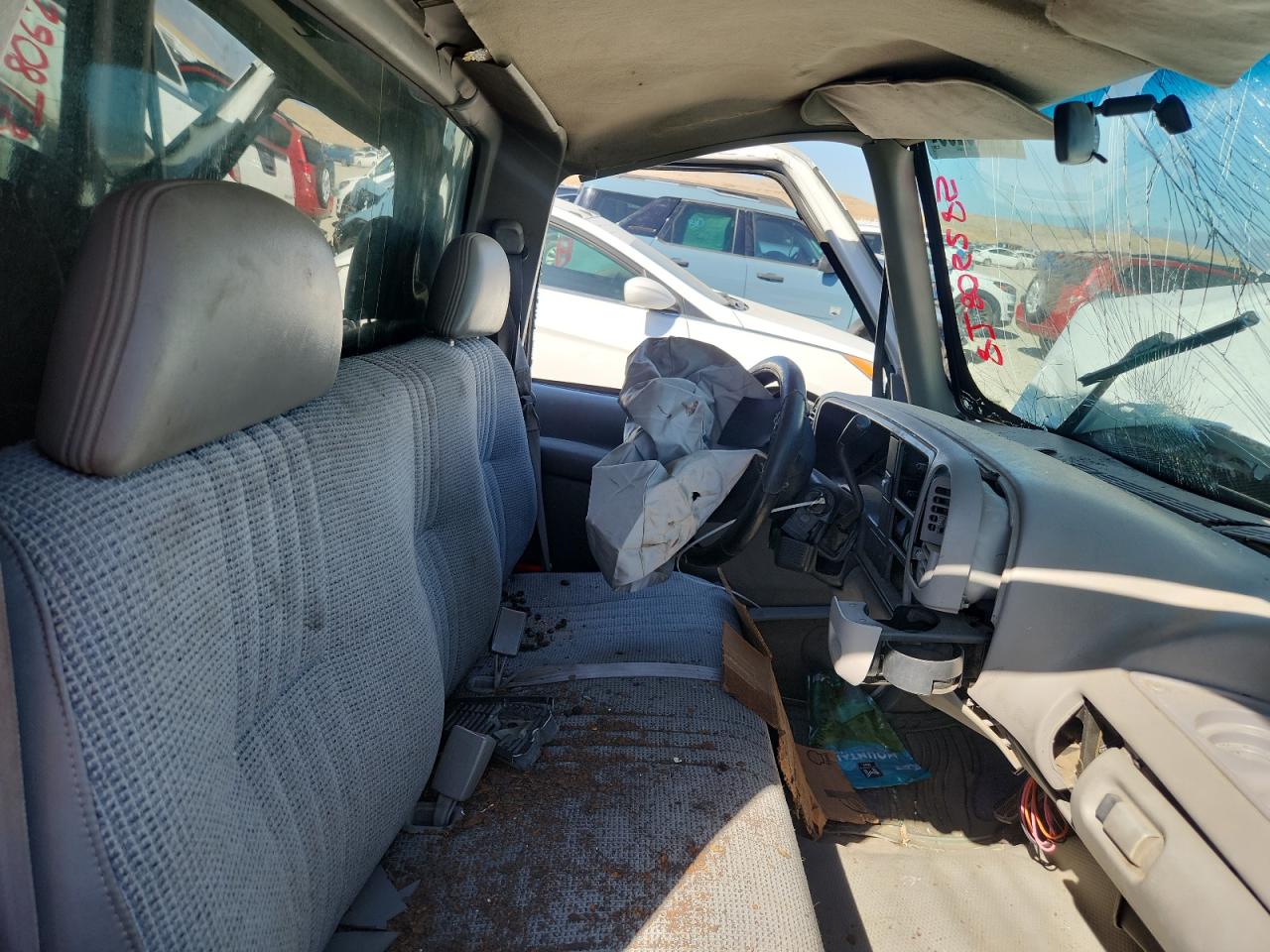 GMC Sierra C1500 Image 9