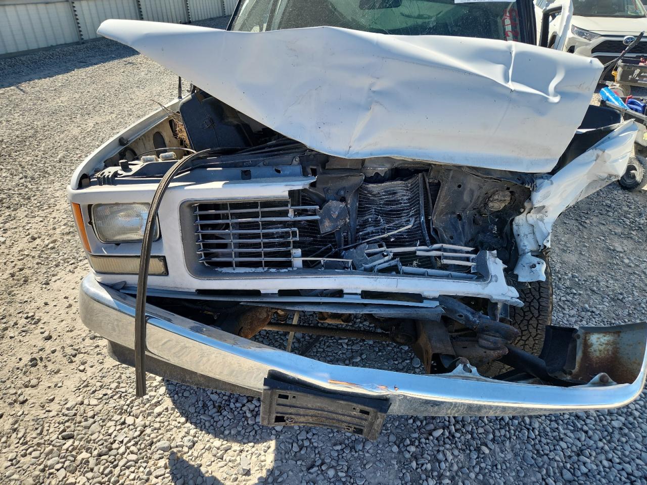 GMC Sierra C1500 Image 8