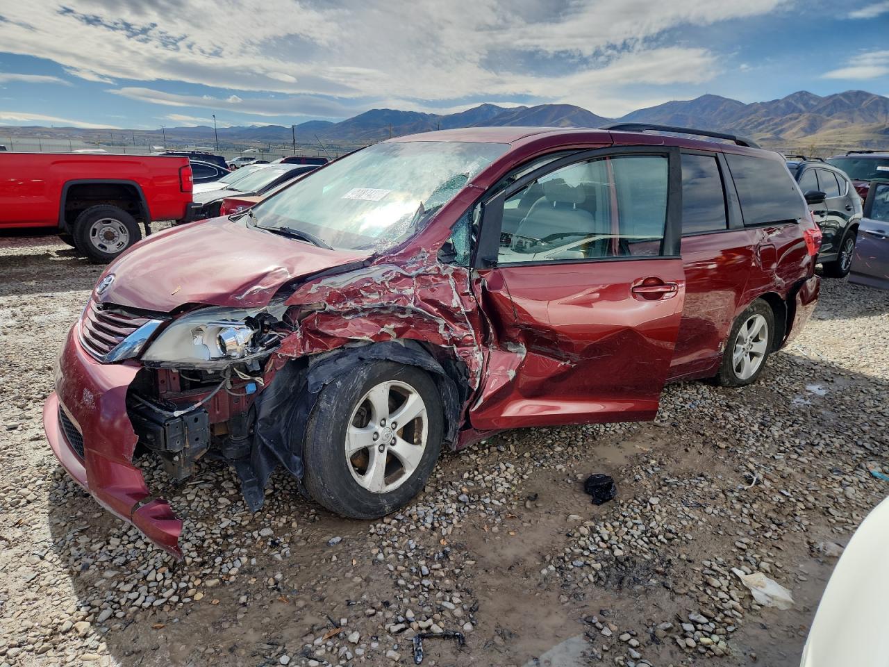 Toyota Sienna Le Image 1