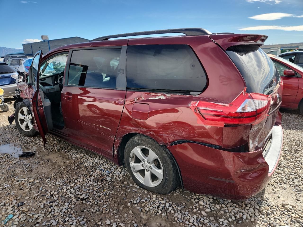 Toyota Sienna Le Image 6