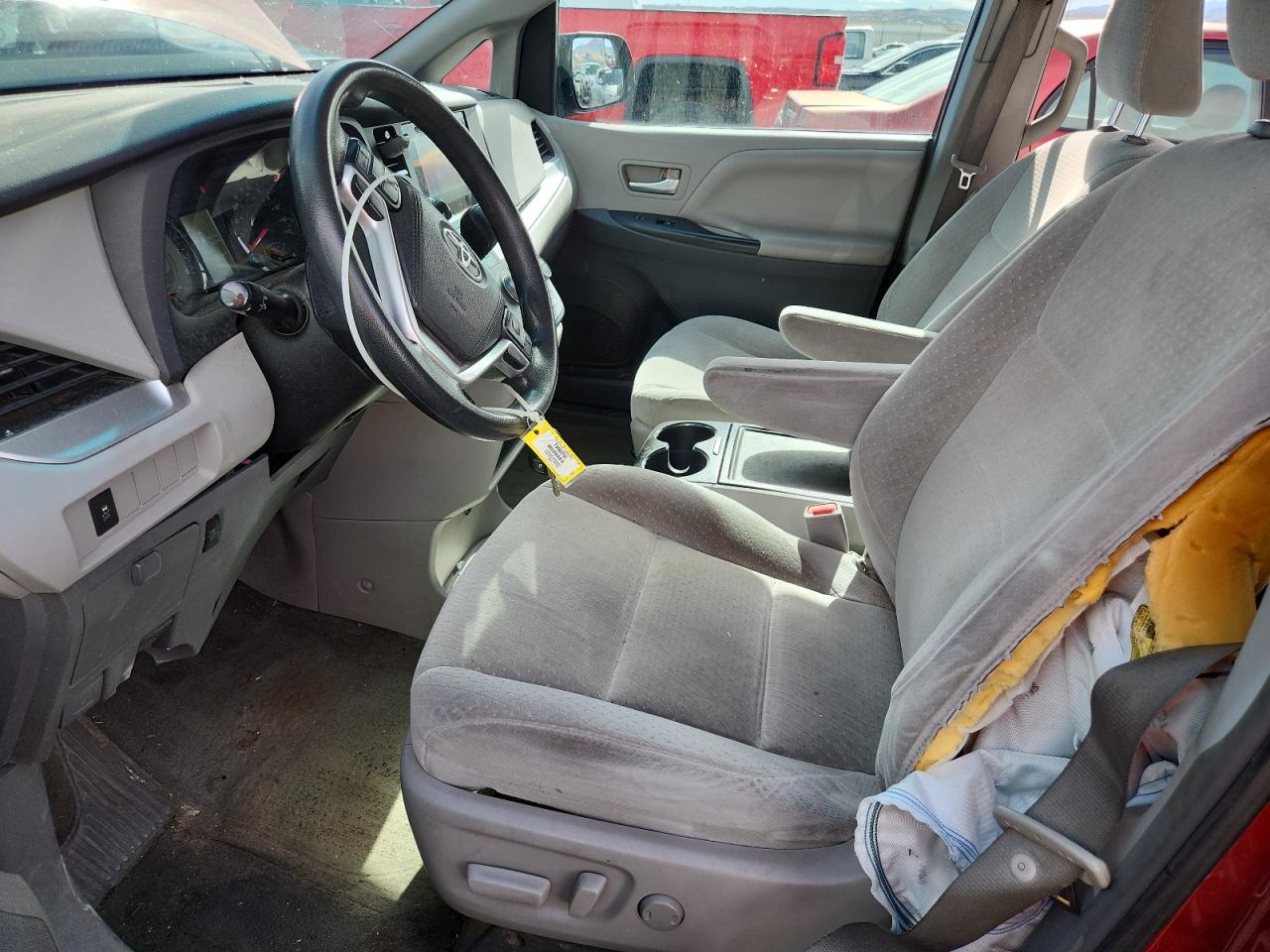 Toyota Sienna Le Image 9