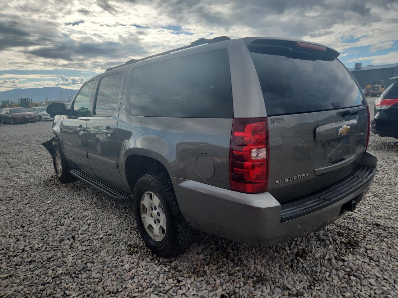 Chevrolet Suburban K1500 Image 7