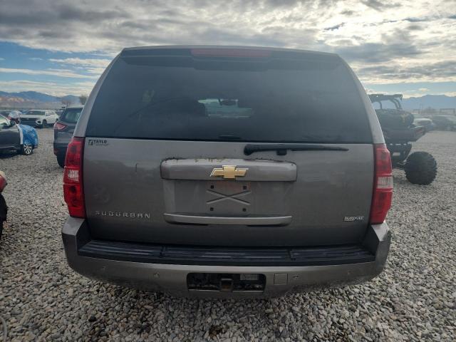 Chevrolet Suburban K1500 Image 2