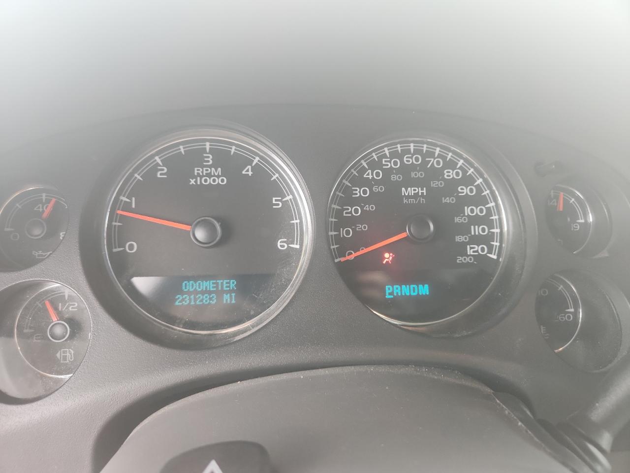 Chevrolet Suburban K1500 Image 11