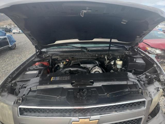 Chevrolet Suburban K1500 Image 5