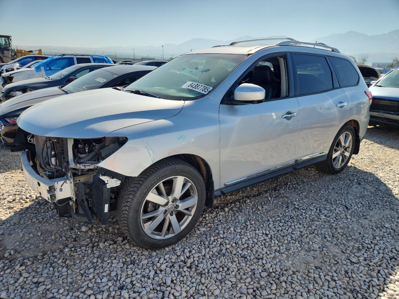 Nissan Pathfinder S Image 1