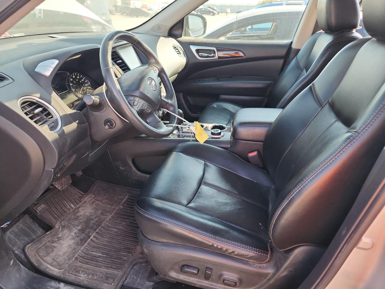 Nissan Pathfinder S Image 6