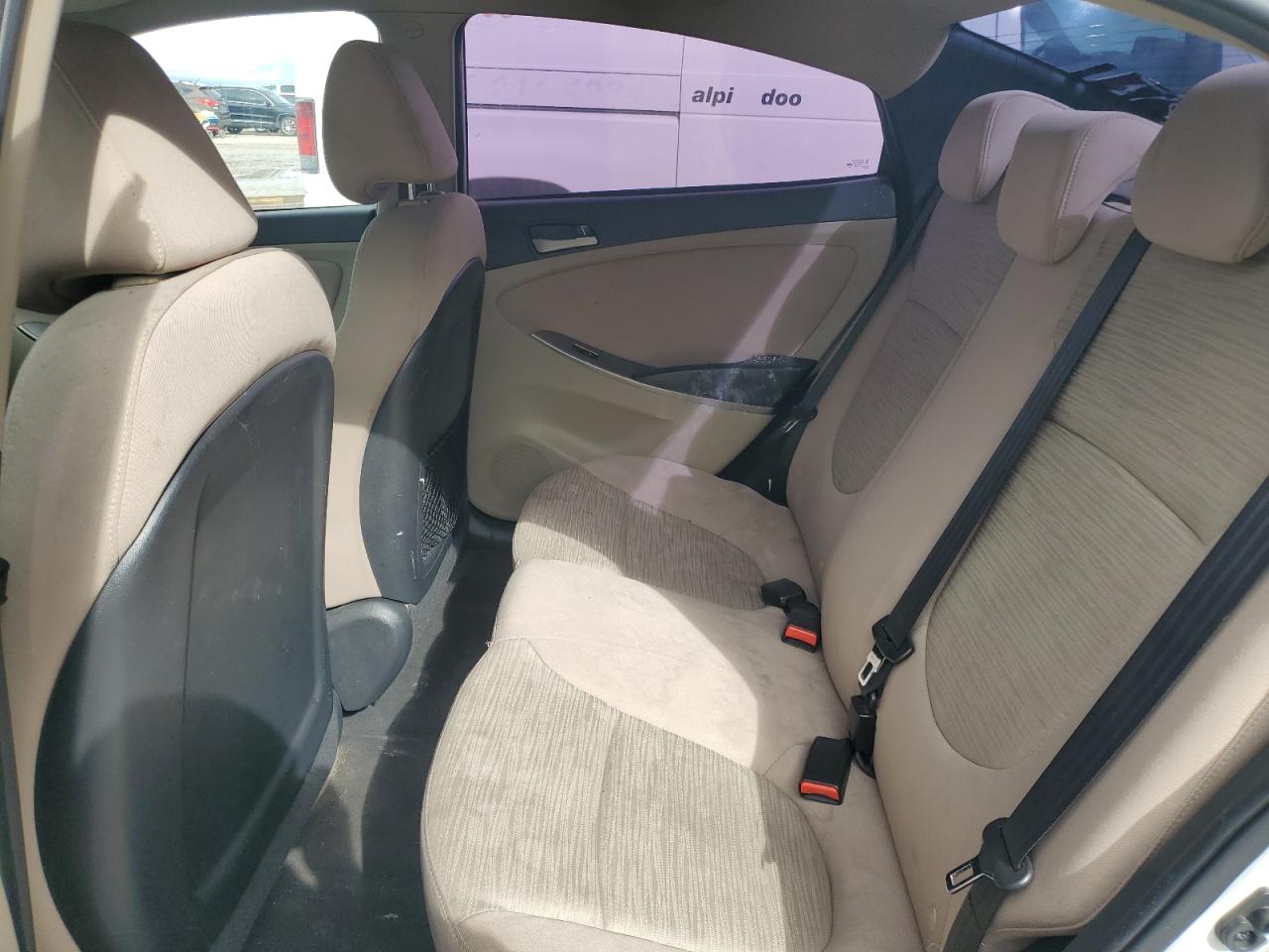 Hyundai ACCENT Se Image 12