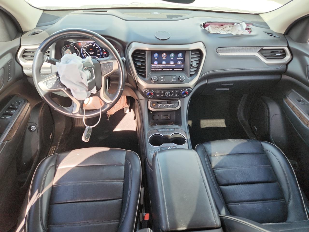 GMC Acadia Denali Image 2