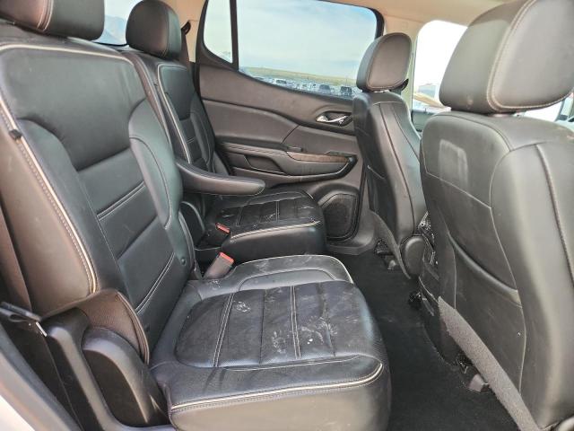 GMC Acadia Denali Image 3