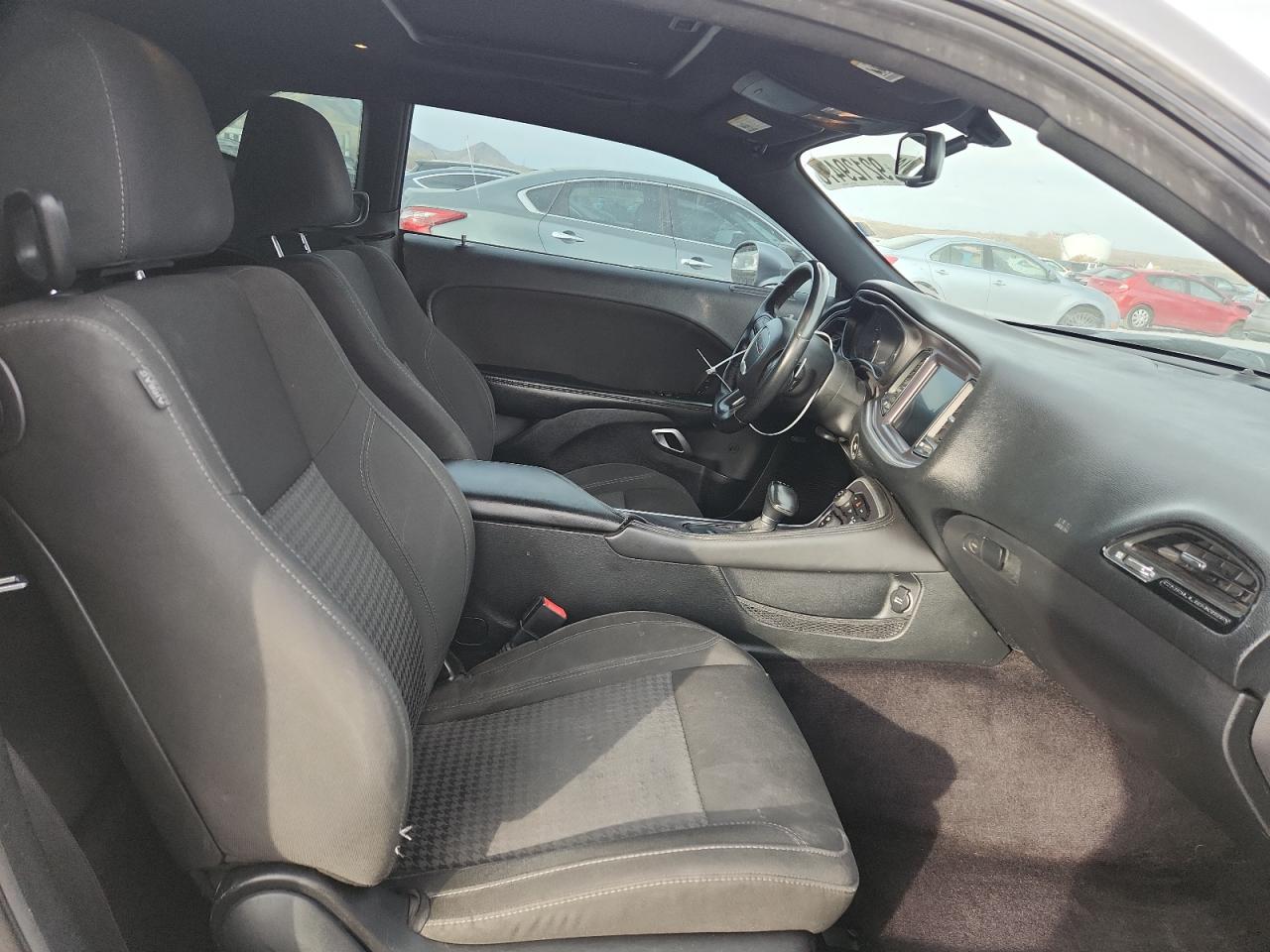 Dodge Challenger Sxt Image 6