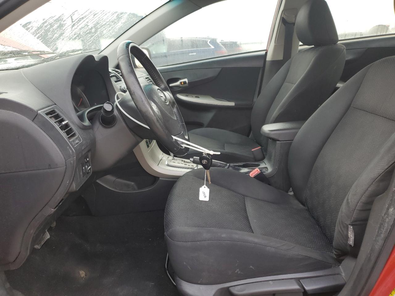 Toyota Corolla Base Image 2