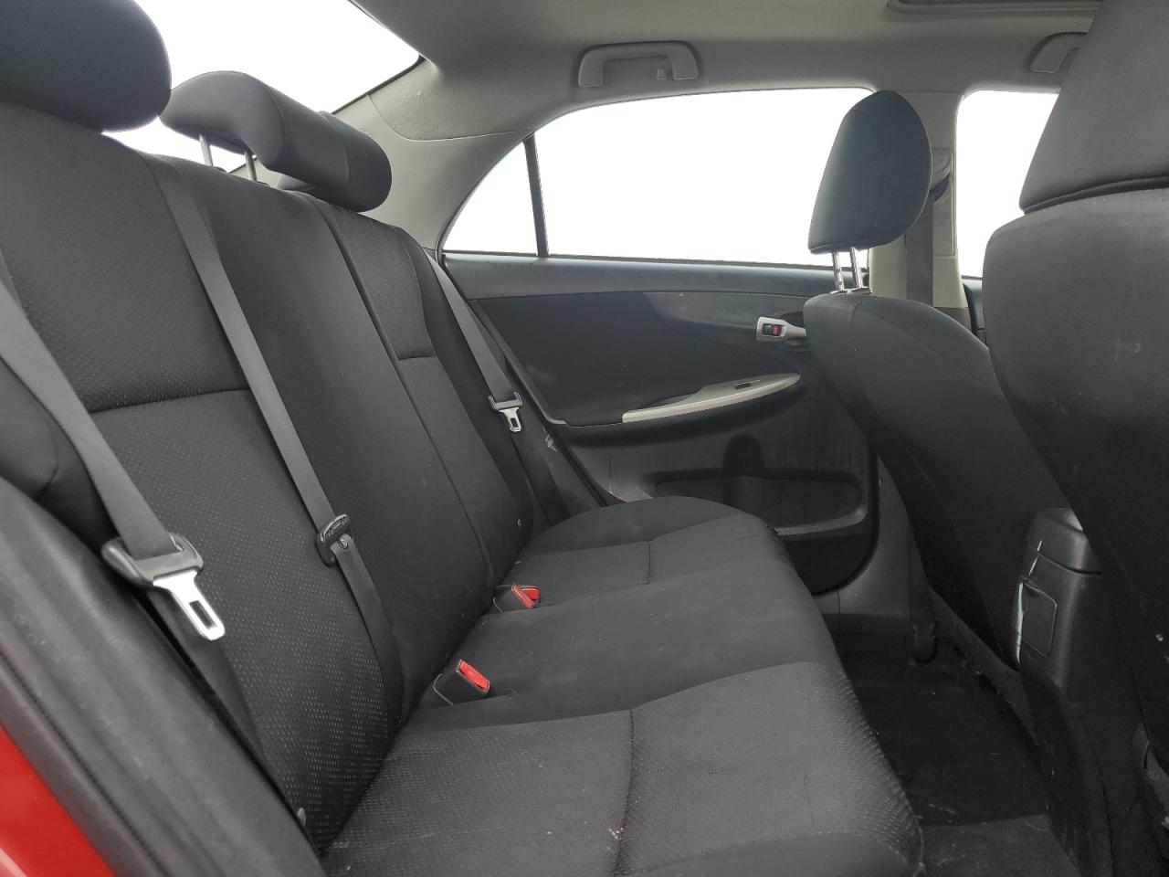 Toyota Corolla Base Image 4